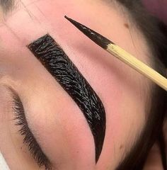 depilación con hilo hindú mas sombreado con henna